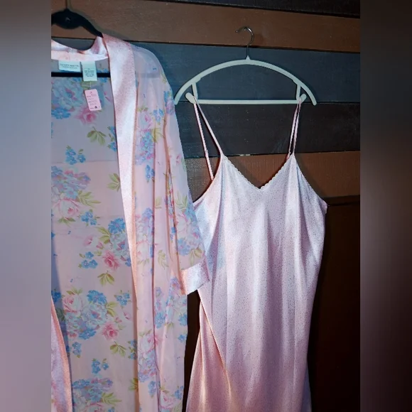 Gorgeous 1X Jaclyn Smith Stunning Lingerie Gown with Matching Robe Feminine - Picture 10 of 15